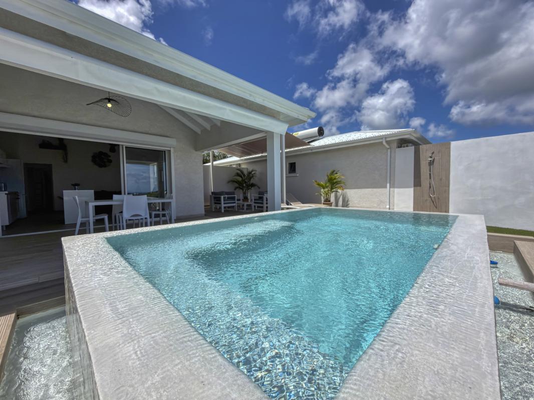 33.Location villa 2 chambres piscine vue mer Le Gosier Guadeloupe